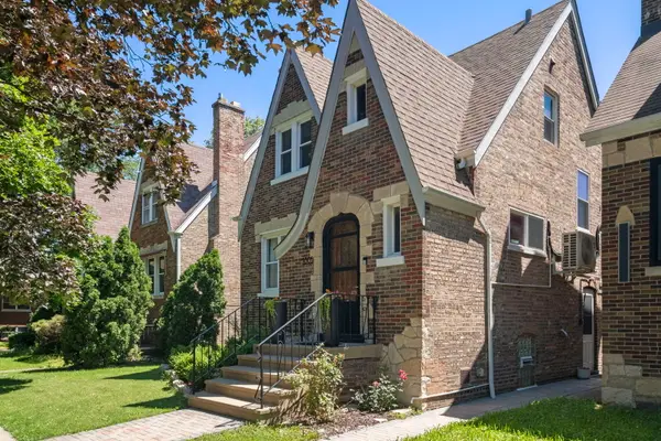 1805 Wesley Avenue, Berwyn, IL 60402