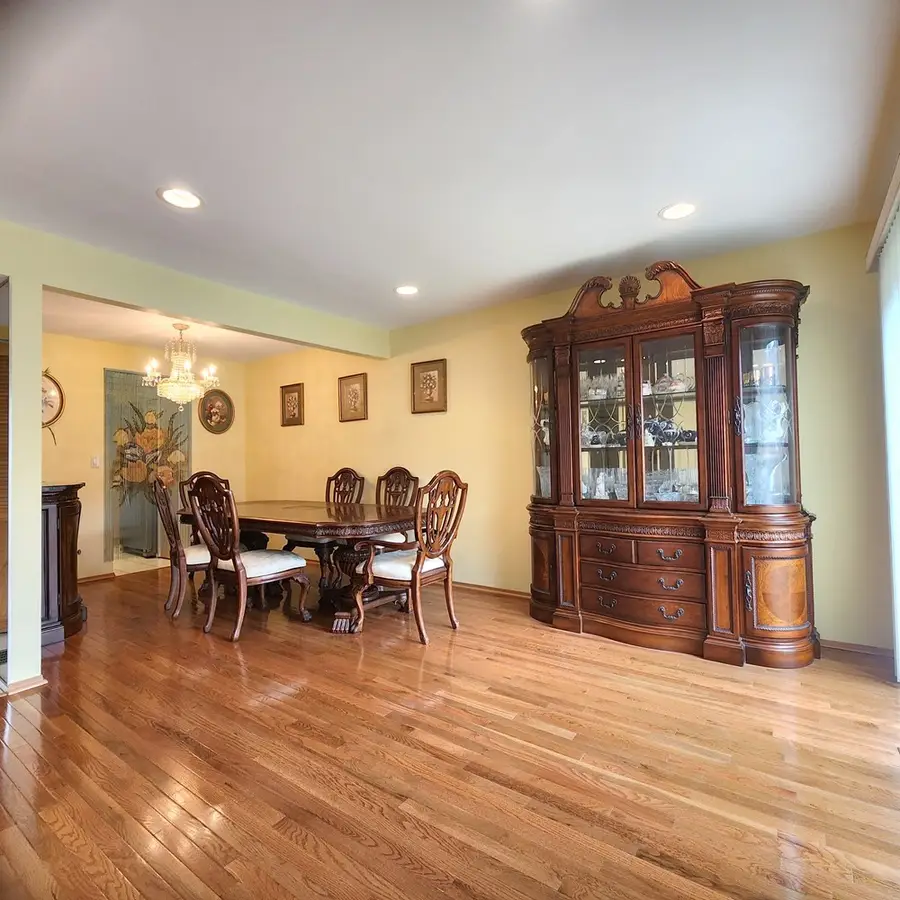402 Honey Locust Drive, Wheeling, IL 60090 - #2