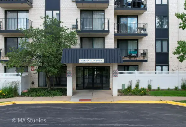 9731 N Fox Glen Drive #4C, Niles, IL 60714