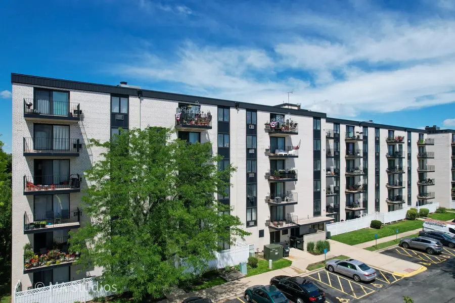 9731 N Fox Glen Drive #4C, Niles, IL 60714 - #3