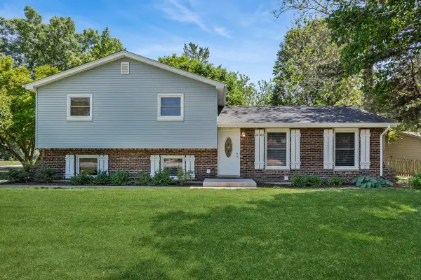 28W691 Leverenz Road, Naperville, IL 60564