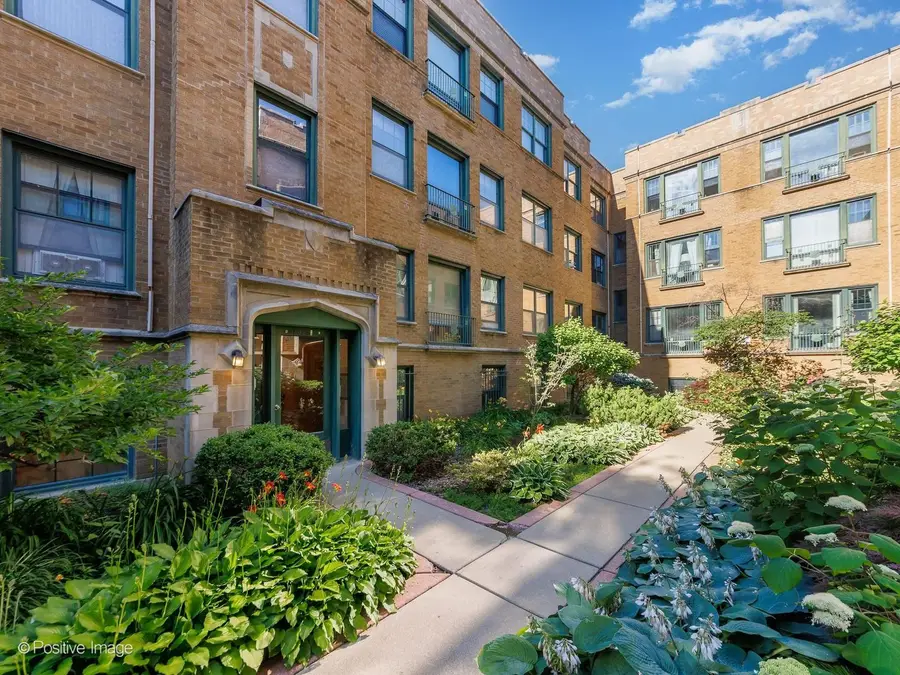7025 N Sheridan Road #2E, Chicago, IL 60626 - #2