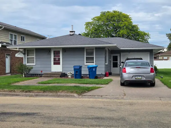 211 Elk Street, Sabula, IA 52070