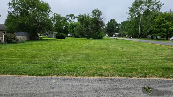 302 E Market Street, Sidell, IL 61876