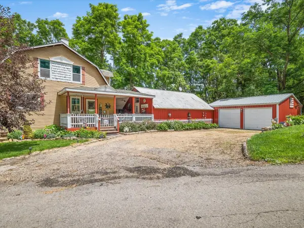 3503 S Ebys Mill Road, Elizabeth, IL 61028