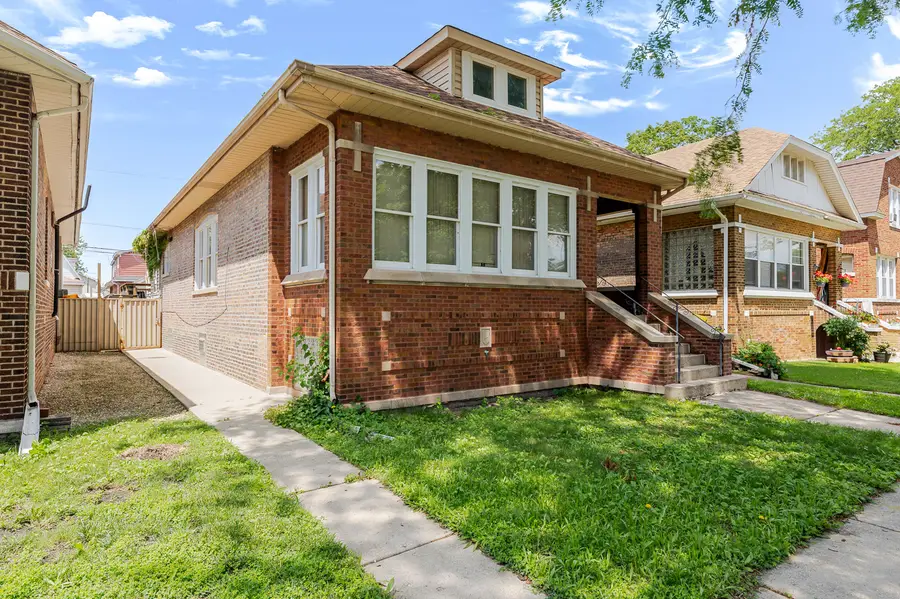 10708 S Avenue E, Chicago, IL 60617 - #2