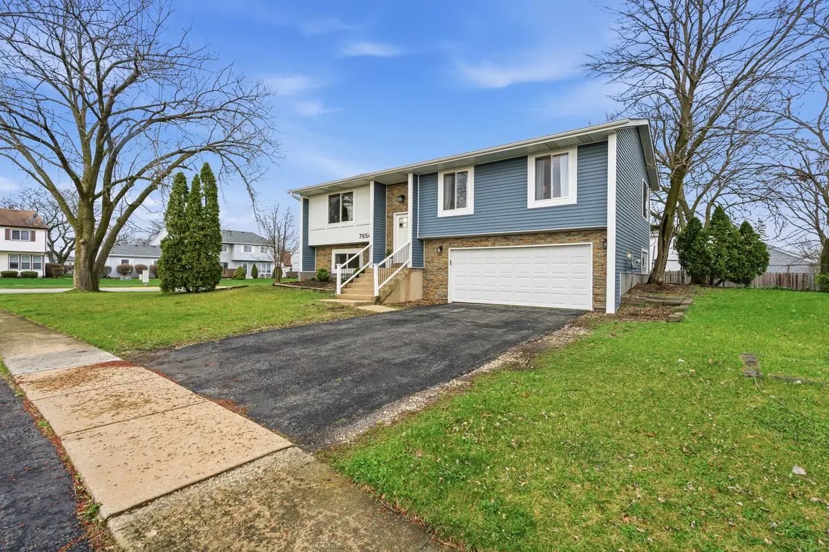 7654 W Moorefield Drive, Frankfort, IL 60423 - #1