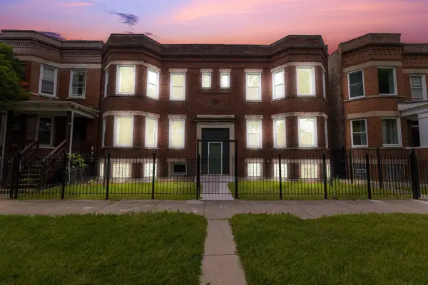 1421 E 69th Place, Chicago, IL 60637