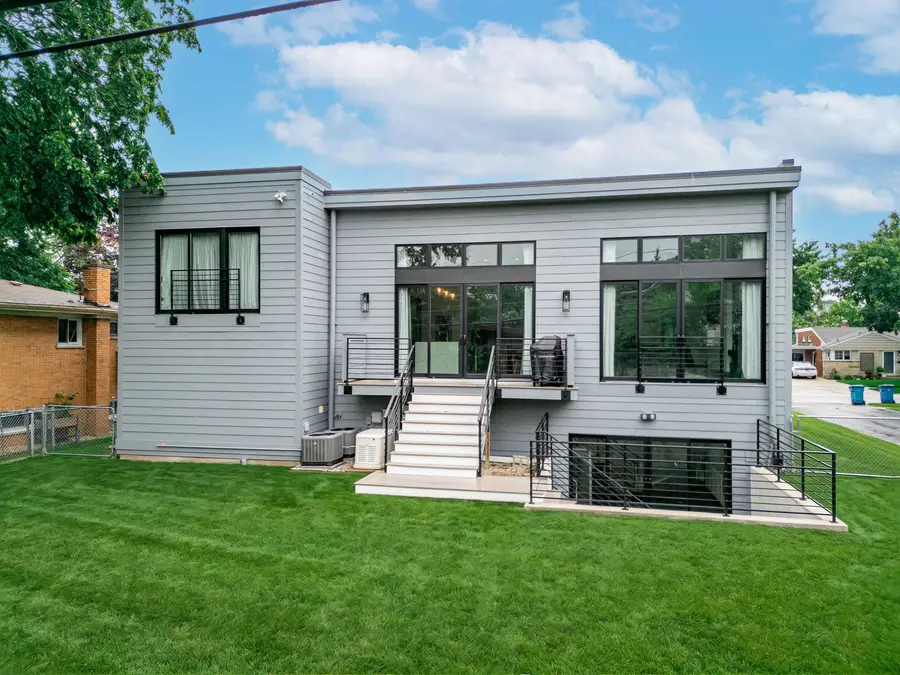 425 E Church Street, Elmhurst, IL 60126 - #3
