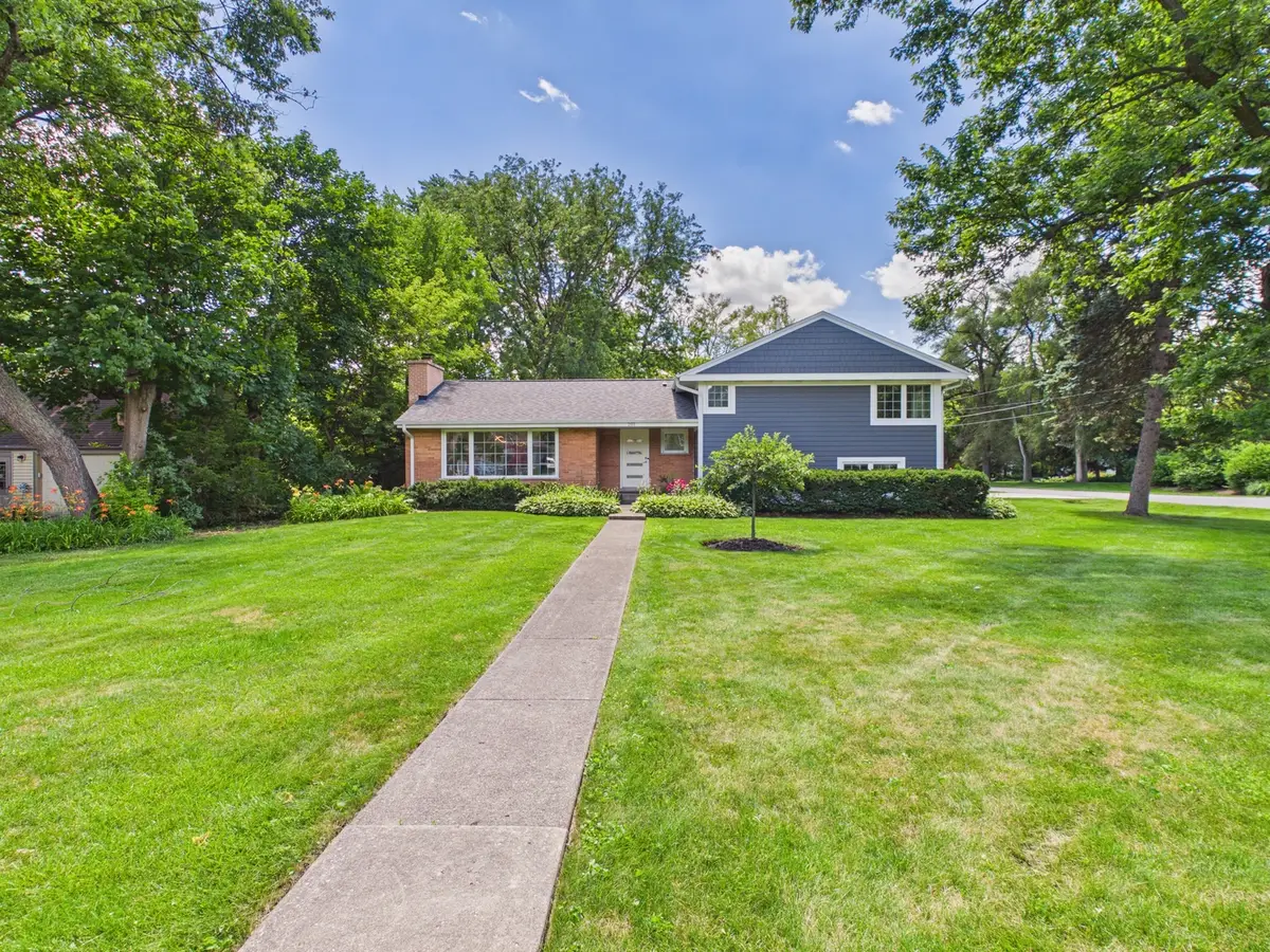201 E Olive Avenue, Prospect Heights, IL 60070 - #1