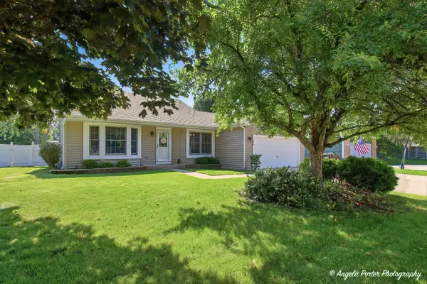 198 S Driftwood Trail, McHenry, IL 60050