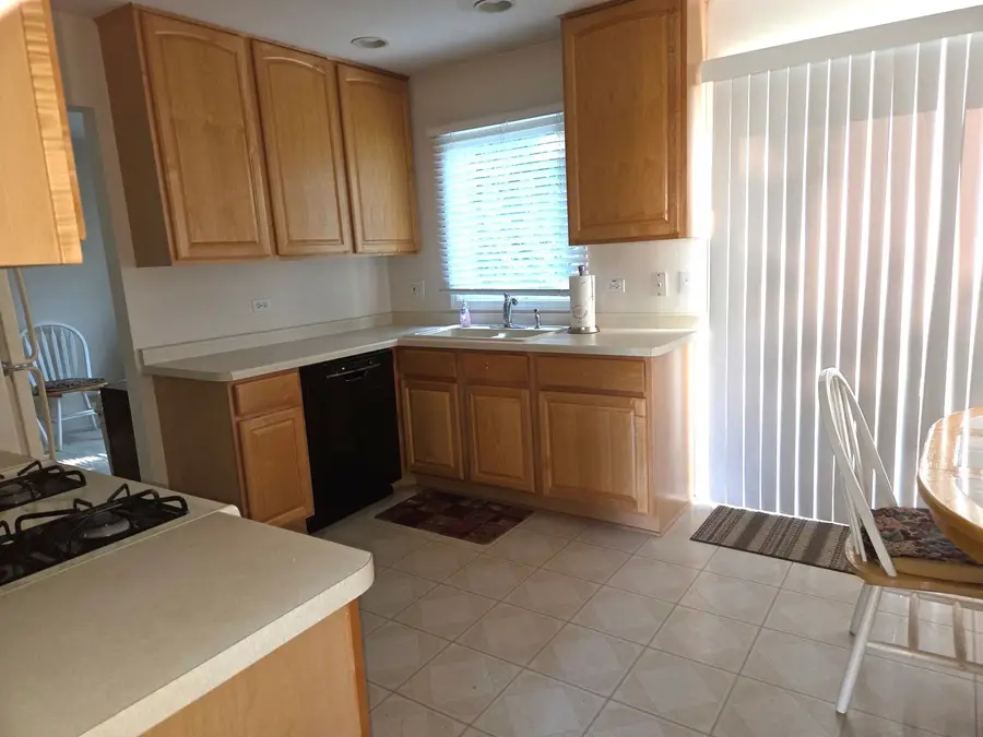 212 N Walnut Lane N, Schaumburg, IL 60194 - #2