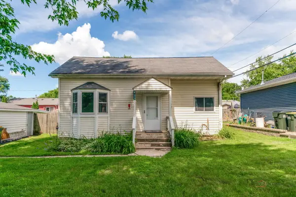 423 Lily Lane, Lakemoor, IL 60051