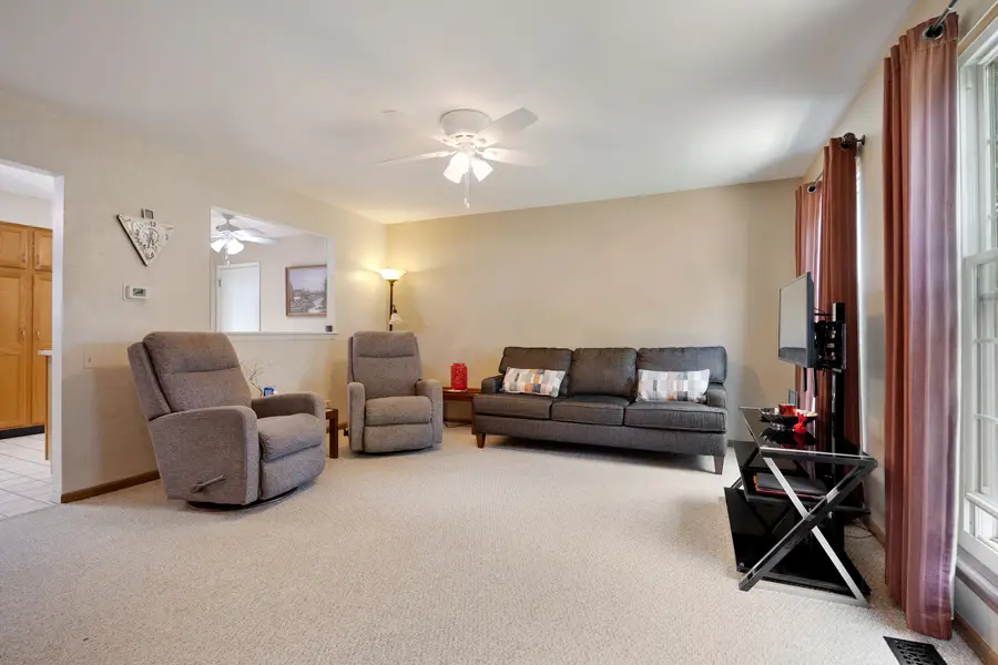 1549 Sawgrass Court, Elgin, IL 60123 - #3