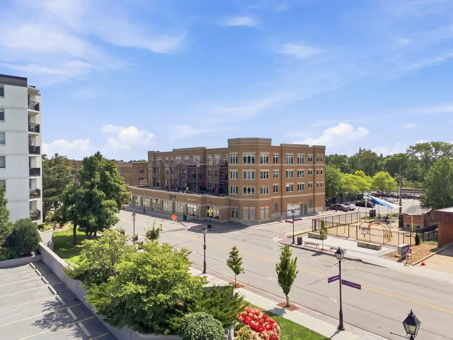 1 S Lincoln Avenue #203, Lombard, IL 60148 - #2