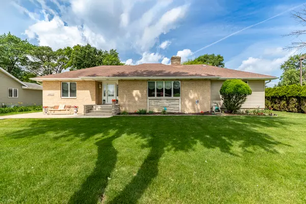 18622 Burnham Avenue, Lansing, IL 60438