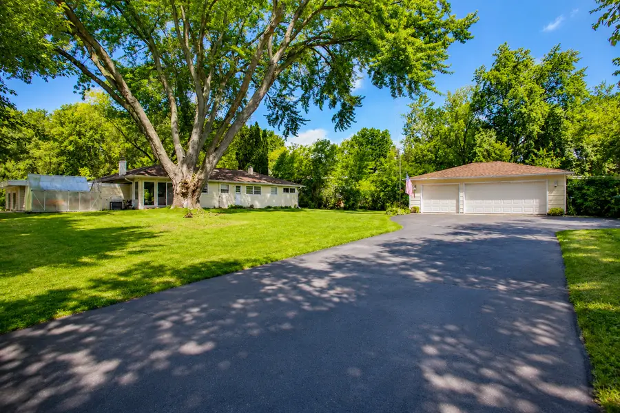 3006 S Elder Lane, Holiday Hills, IL 60051 - #2