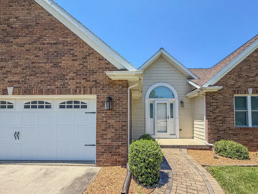 17 Lafayette Meadow, Mattoon, IL 61938 - #2