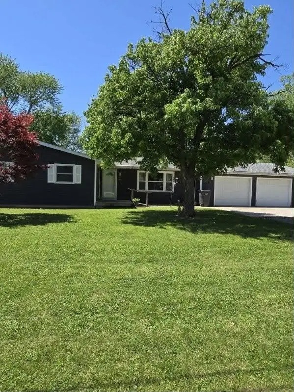 106 Bruce Street, Villa Grove, IL 61956