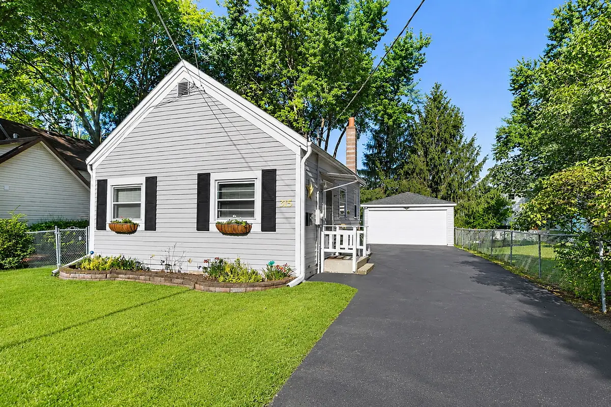 315 E 2nd Street, East Dundee, IL 60118 - #1