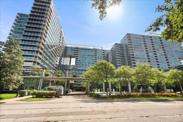 9655 Woods Drive #1006, Skokie, IL 60077