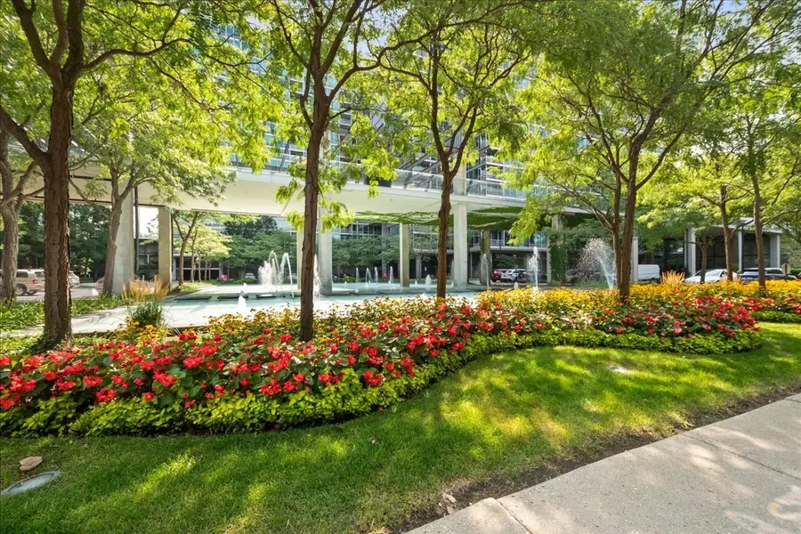 9655 Woods Drive #1006, Skokie, IL 60077 - #2