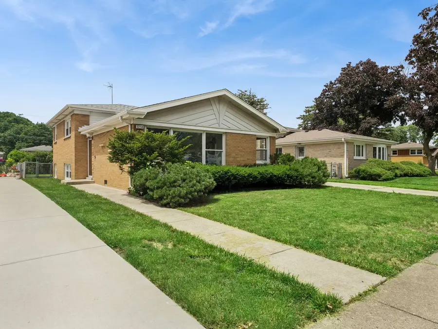 1714 Sycamore Street, Des Plaines, IL 60018 - #2
