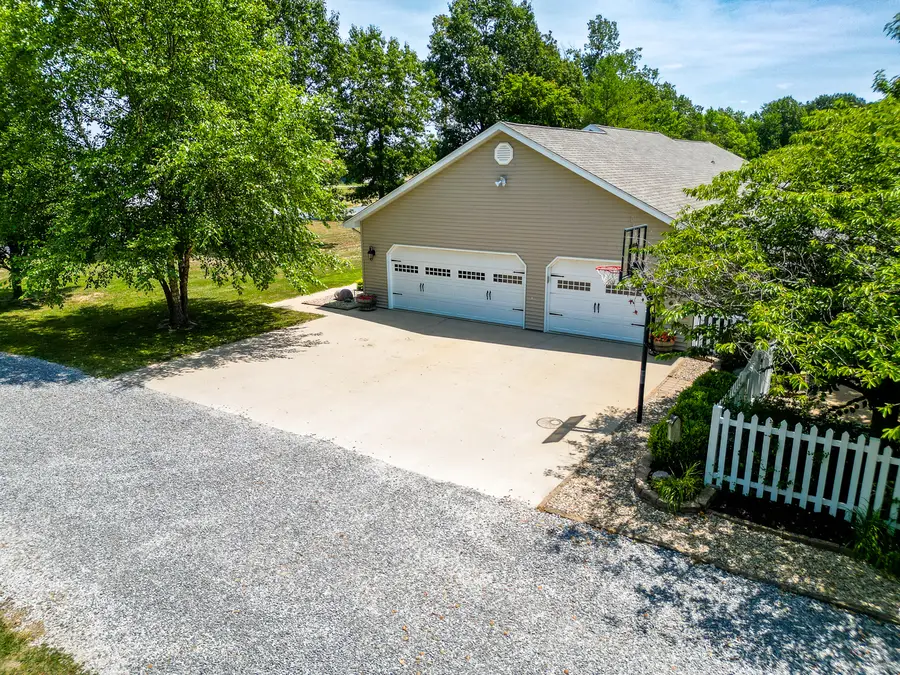 923 Sycamore Road, Carbondale, IL 62901 - #3
