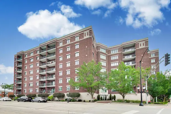 201 N Vail Avenue #409, Arlington Heights, IL 60004