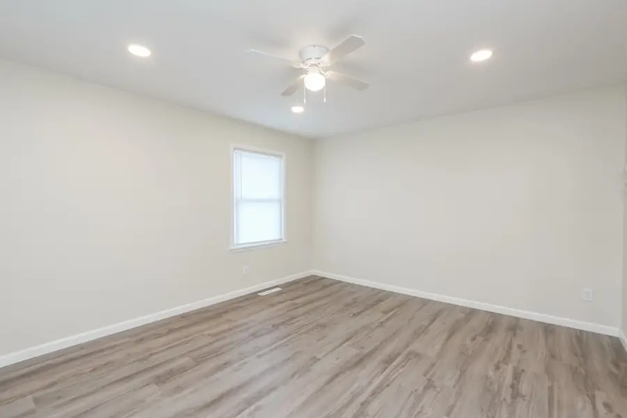 260 N Clinton Avenue, Bradley, IL 60915 - #3