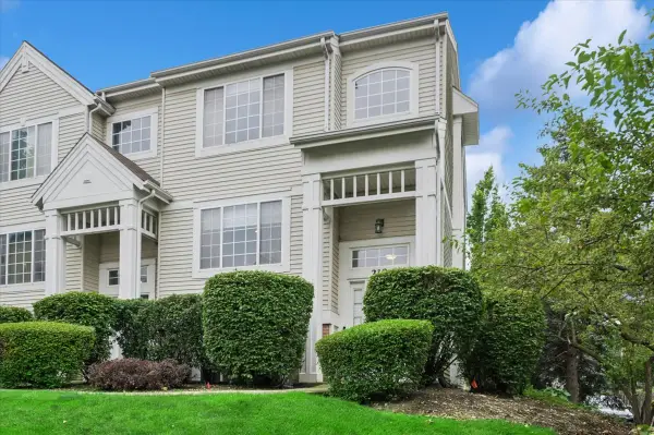 218 Polo Club Drive #218, Glendale Heights, IL 60139