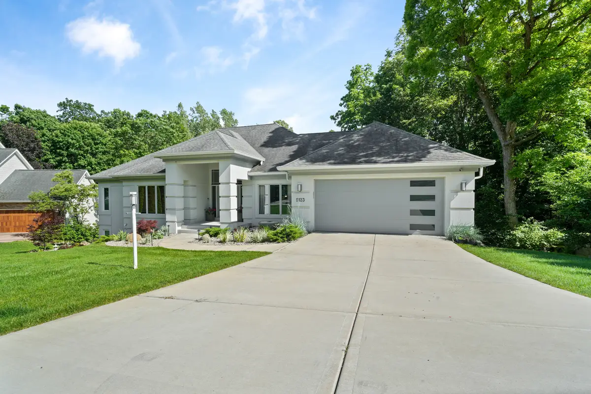 5123 Regents Park Road, Rockford, IL 61107 - #1