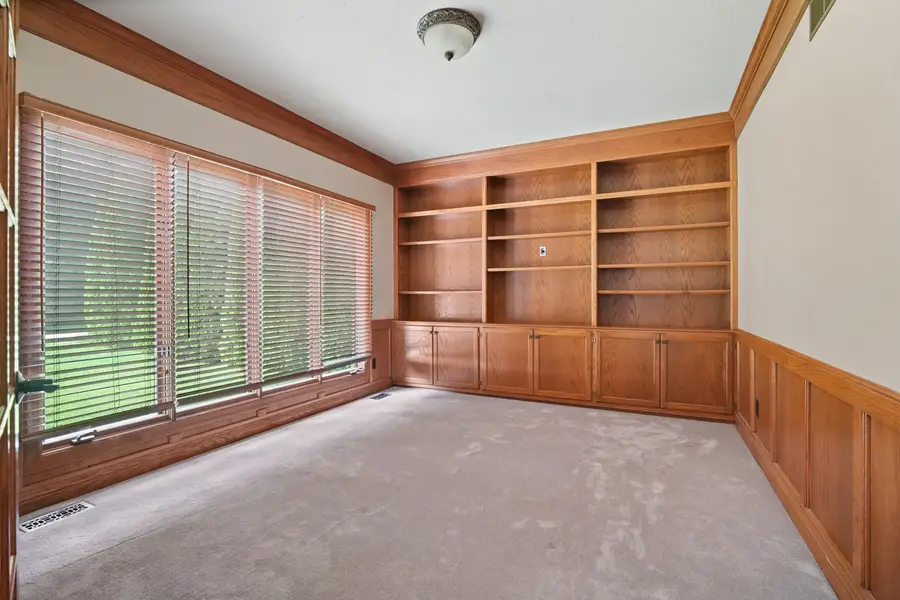 5123 Regents Park Road, Rockford, IL 61107 - #3