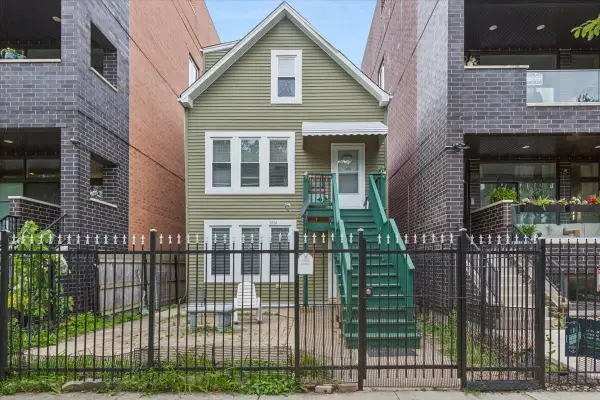 1814 N Sawyer Avenue, Chicago, IL 60647