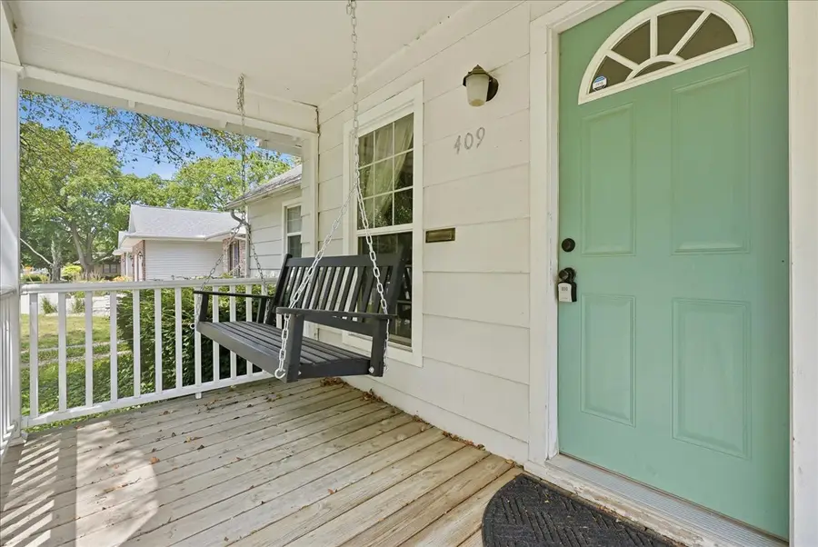 409 N 1st Street, Fairbury, IL 61739 - #2
