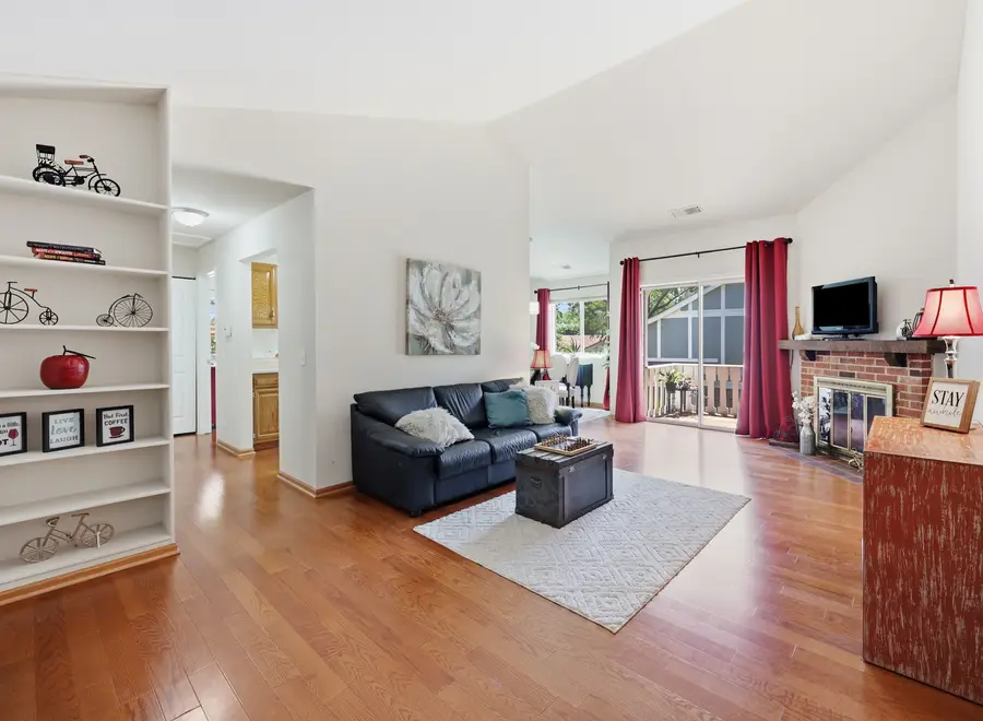 18 Waterbury Lane #L2, Schaumburg, IL 60193 - #3