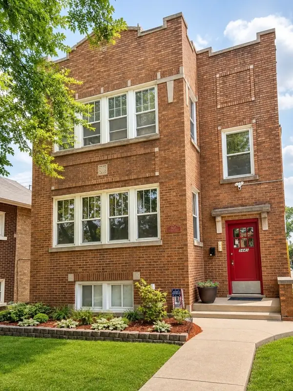 5445 W Melrose Street, Chicago, IL 60641