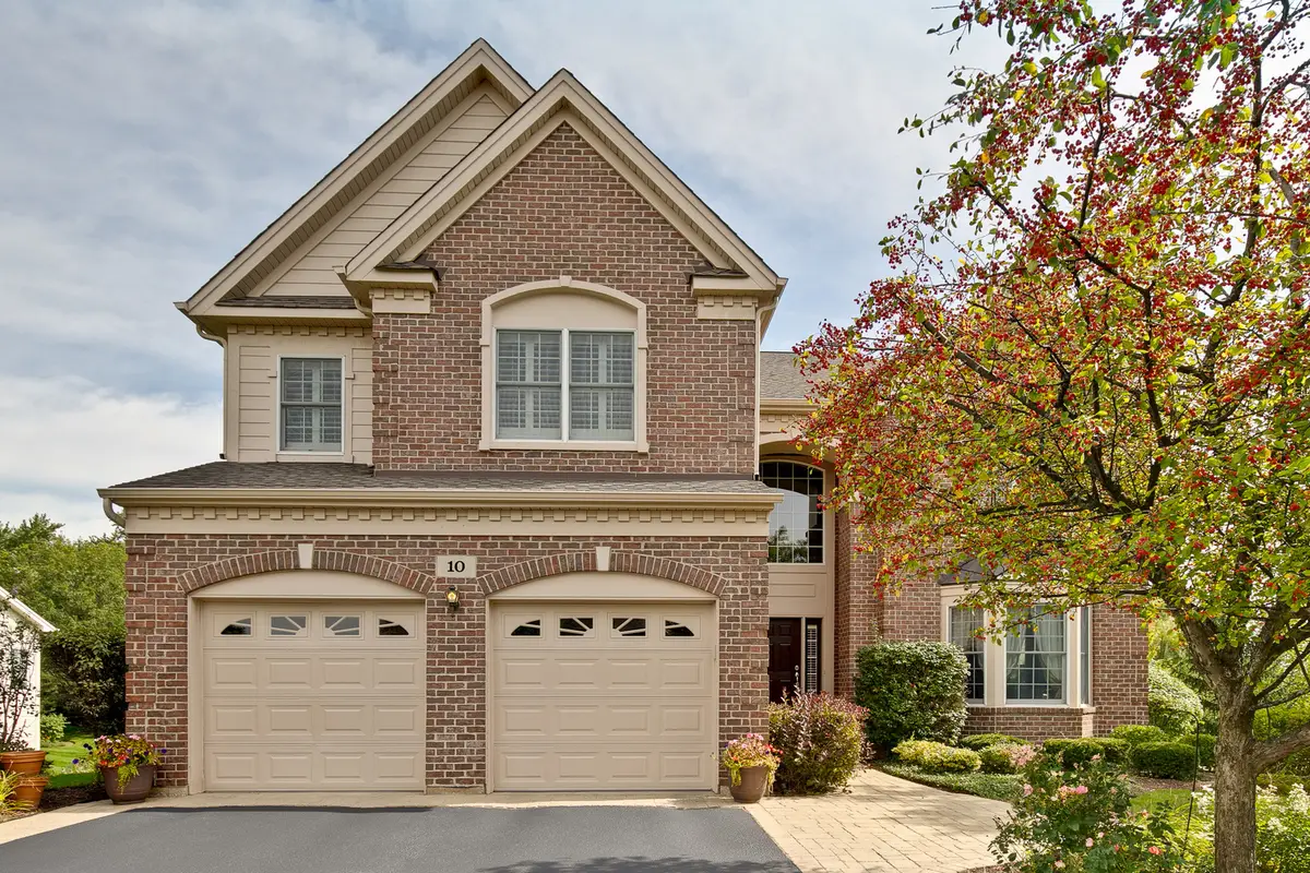 10 Eagle Ridge Drive, Hawthorn Woods, IL 60047 - #1
