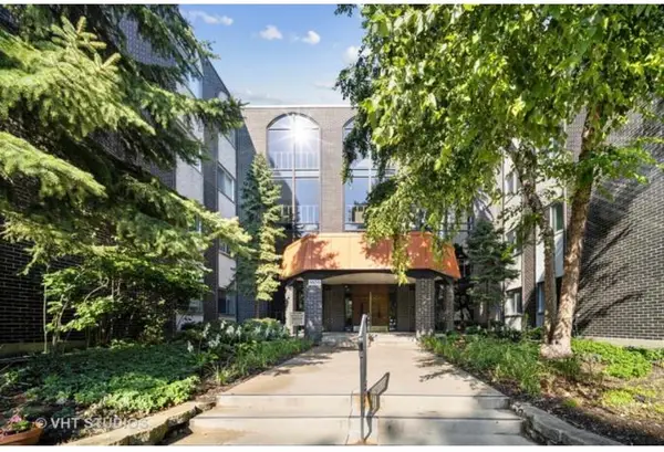 9530 N Lamon Avenue #402, Skokie, IL 60077