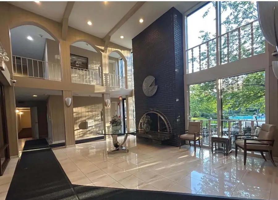 9530 N Lamon Avenue #402, Skokie, IL 60077 - #2