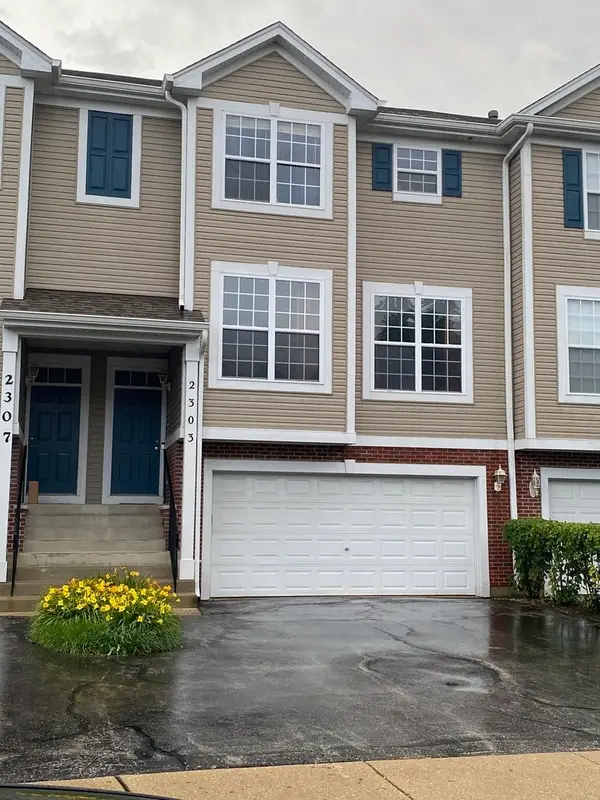 2303 Hudson Circle, Aurora, IL 60502