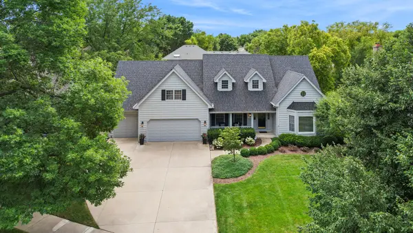510 Cloverleaf Court, Naperville, IL 60565