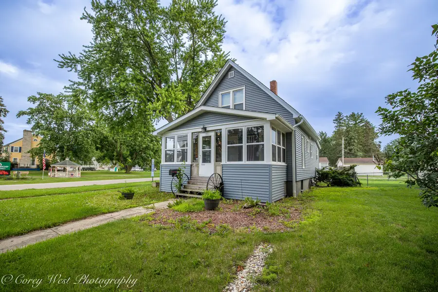324 E Main Street, Genoa, IL 60135 - #3