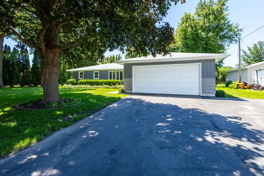 6205 W Kimberly Road, Davenport, IA 52806 - #2