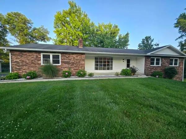 15680 N Cooks Drive, Mt Vernon, IL 62864