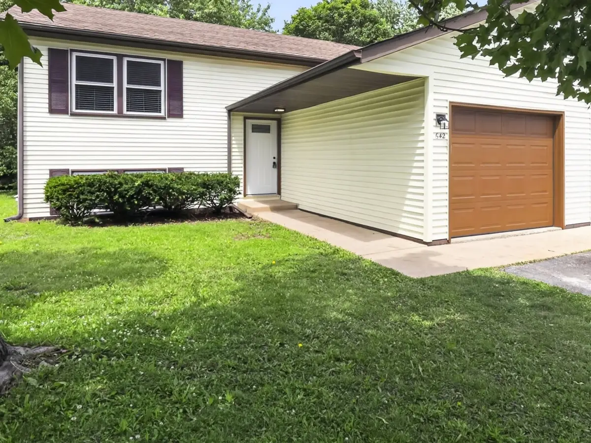 642 Swan Drive, Grayslake, IL 60030 - #1