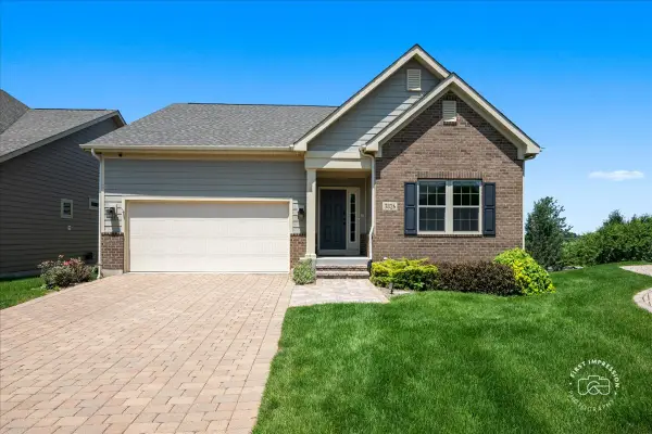 3826 Ridge Pointe Drive, Geneva, IL 60134