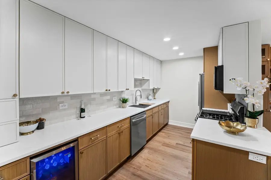 2400 Archbury Drive #2E, Park Ridge, IL 60068 - #3