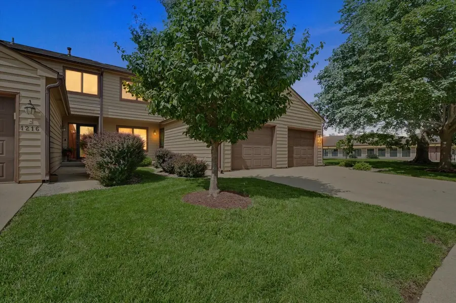 1214 Lancaster Drive #1214, Champaign, IL 61821 - #3