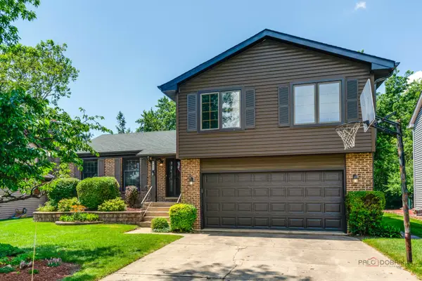 820 Long Meadow Drive, Schaumburg, IL 60193
